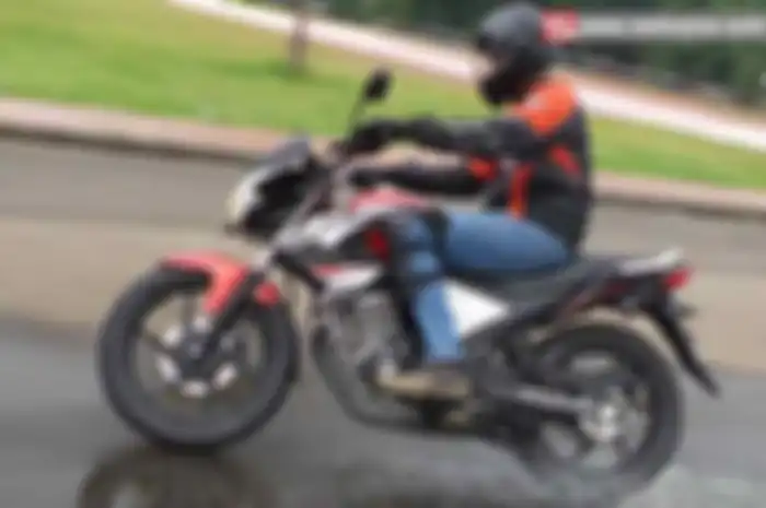 Meski merupakan penerus dari generasi sebelumnya (karburator, banyak perubahan yang dilakukan pada New Honda MegaPro FI. Antara lain sasis. “Basisnya diambil dari Honda Verza.