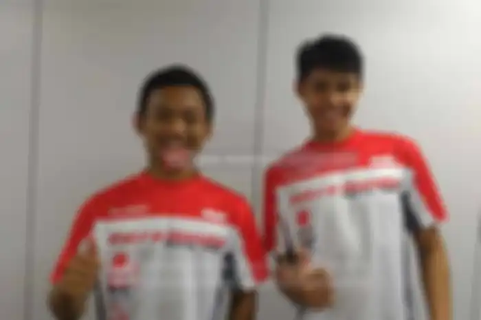 Reza Danica dan Irfan Ardiansyah, dua pembalap AHRT (Astra Honda Racing Team) yang ikut lomba Suzuka 4 Hours Sabtu ini (30/7). Latihannya sudah geber setara perjalanan Jakarta-Surabaya. Artinya Reza dan Irfan Ardiansyah sudah