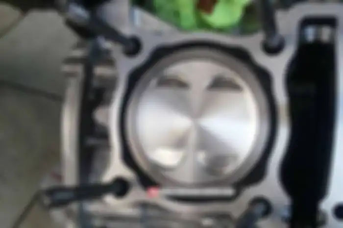 Upgrade Yamaha NMAX milik petinggi Yamaha, M. Abidin, diserahkan Muktar Yusuf alias Ute, sang juru oprek dari 73GP Performance di Jl. Radar AURI Gg. Swadaya I, Cimanggis, Depok, Jawa Barat. Langkah awal Ute mengupgrade Yamaha
