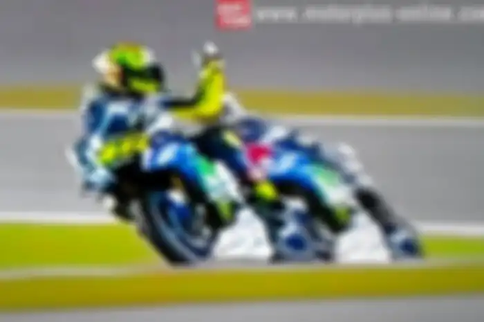 Gesekan antara Valentino Rossi dan Jorge Lorenzo di MotoGP musim lalu nampaknya masih terbawa hingga musim ini. Buktinya, Rossi dan Lorenzo ribut lagi di latihan bebas MotoGP yang berlangsung Minggu dini hari (20/3) waktu Indonesia