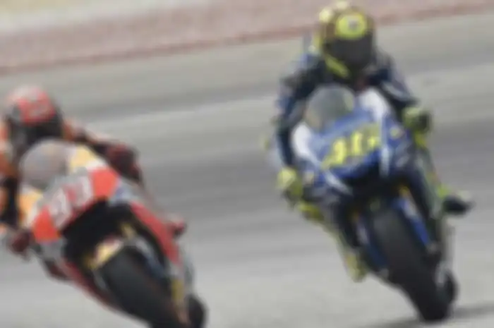 Sampai kemarin dini hari (26/10), kasus Valentino Rossi di MotoGP Sepang (26/10) dapat komentar dari beberapa eks pembalap dunia. Eks pembalap dunia pro dan kontra untuk kasus Valentino Rossi di MotoGP Sepang. Eks pembalap