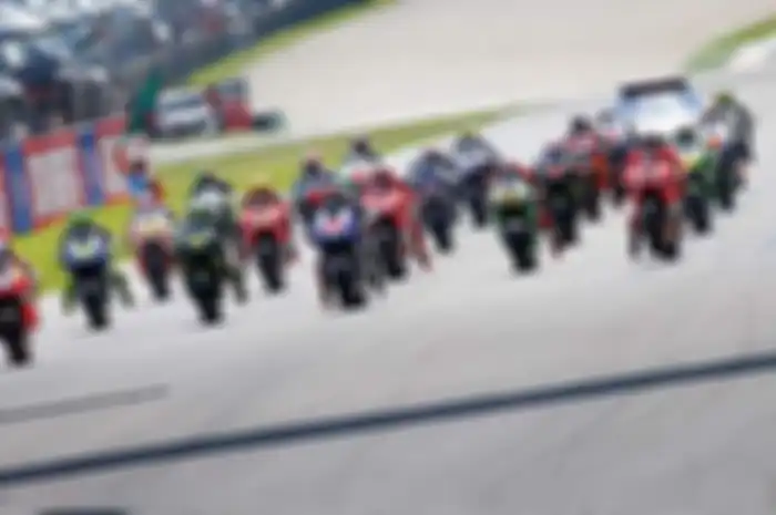 Setelah dari balapan di MotoGP Assen, Belanda (7/7), FIM, Dorna, dan IRTA menggodok aturan baru untuk musim 2017-2021. Ada beberapa poin regulasi anyar yang masih dalam bentuk perencanaan. Paling penting aturan baru tim private bisa sewa mesin MotoGP