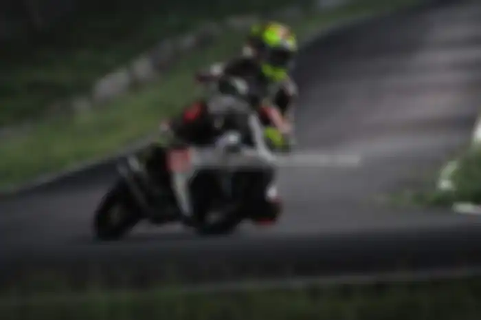 Haris 'Mletis' Sakti bilang seting motor untuk Sidrap Prix Night Race berbeda dibanding balap kebanyakan. Maklum, balapnya berlangsung di malam hari sob! Di Sirap Prix Night Race (SPNR) seri III yang digelar Sabtu-Minggu ini (27-28/8) di sirkuit RMS 