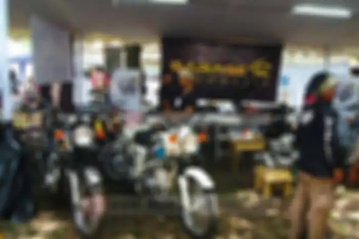 Bagi sobat pecinta motor klasikan yang sedang di arena Burtor 2016 tepatnya di lapak Motogarage. Pasti bakal