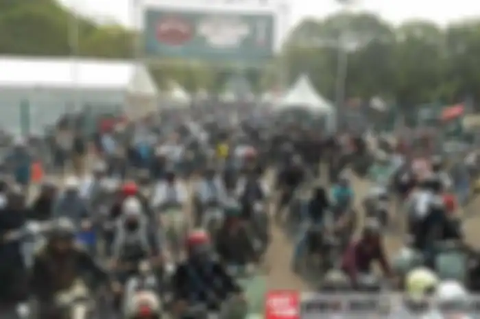 Baru aja (27/9), Distinguished Gentlemen Ride (DGR) lepas start dari Burtor 2015 yang berlokasi di Parkir Timur, Senayan, Jakarta. Mantap banget nih lebih dari 1.000 biker DGR start dari Burtor 2015 akan mutar Jakarta
