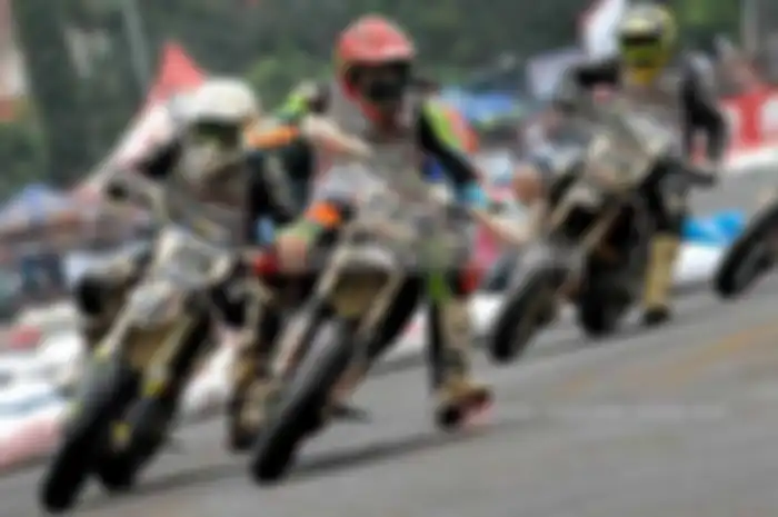 Maraknya motor trail di kalangan masyarakat membuat Genta klub salah satu klub event membuat Trial Game Asphalt yang mirip kejuaraan supermoto