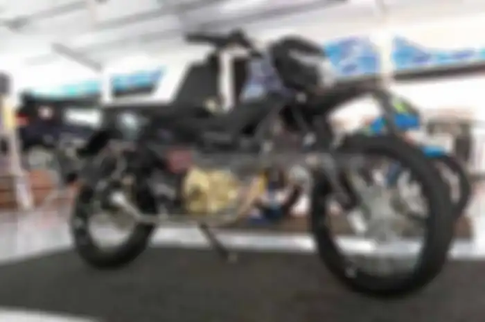 Di Jakarta Fair 2016 PT.Suzuki Indomobil Sales (SIS) menghadirkan tiga modifikasi. Salah satunya Suzuki All New Satria F150 injeksi bergaya trail