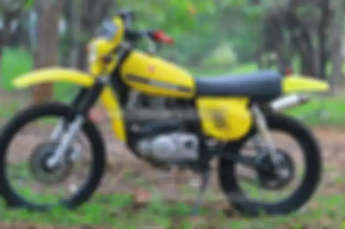Ubahan sasis Suzuki Thunder 250 dimodifikasi gaya klasik Suzuki RM370 agar mudah mengaplikasi bodi yang comot dari