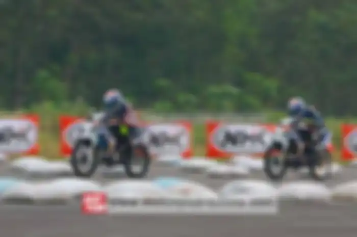 Pembalap andalan tim Yamaha Yamalube NHK IRC Nissin NGK Bahtera R.T, Syahrul Amin akan start terdepan di kelas MP2 (125 tuneup seeded) di seri III kejurnas Motorprix Region 2, Yogyakarta.
Syahrul catatkan best time 48,986 di trek Lanud Wonosari yang 