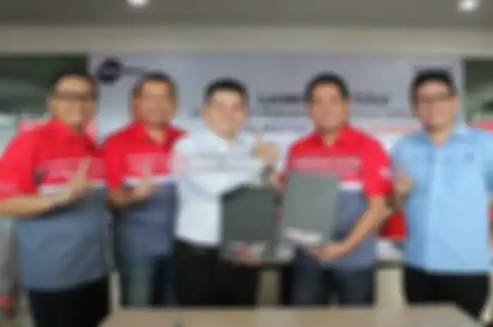 Konsumen Daya Motor, main dealer Honda di Jawa Barat, yang mau pakai layanan T-Bike bisa beli dengan harga Rp 750 ribu yang sudah termasuk paket data selama setahun penuh. Sementara di tahun berikutnya, konsumen hanya