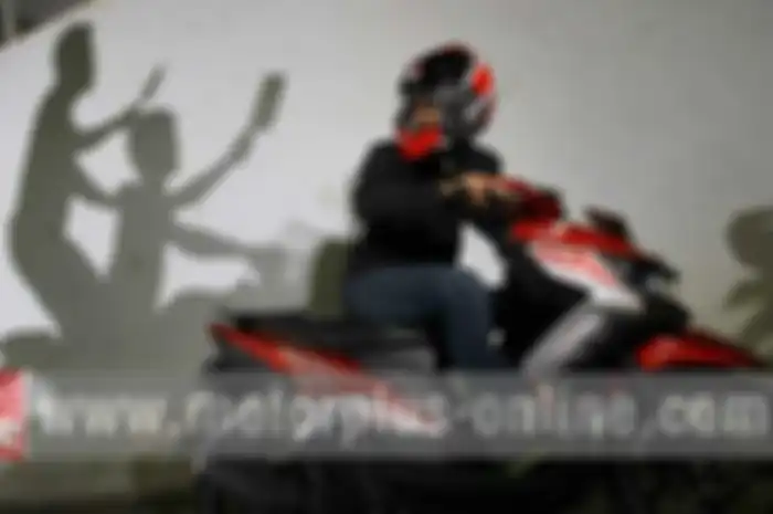Termasuk di komunitas motor. Sabtu malam lalu (14/2) Kopitiam HD bekersama dengan Honda Vario Club (HVC) dan pihak Kepolisian membahas fenomena ini. Salah satu pertanyaan yang muncul masyarakat harus telepon kemana kalu lihat aksi begal. Sobat bisa t