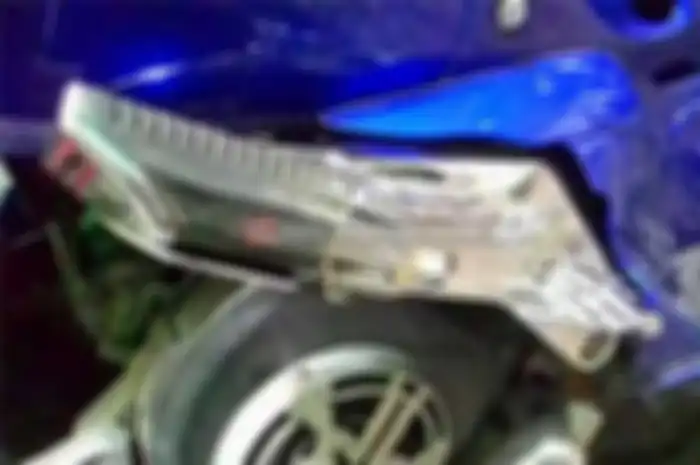 Banyak pemilik Yamaha Nouvo keluaran awal yaitu Tahun 2002 hingga 2004, mengganti pijakan kaki belakang dengan kepunyaan Yamaha Nouvo Z. Tapi, sobat harus potong bodi Nouvo biar pembonceng jadi nyaman. Kenapa begitu?
