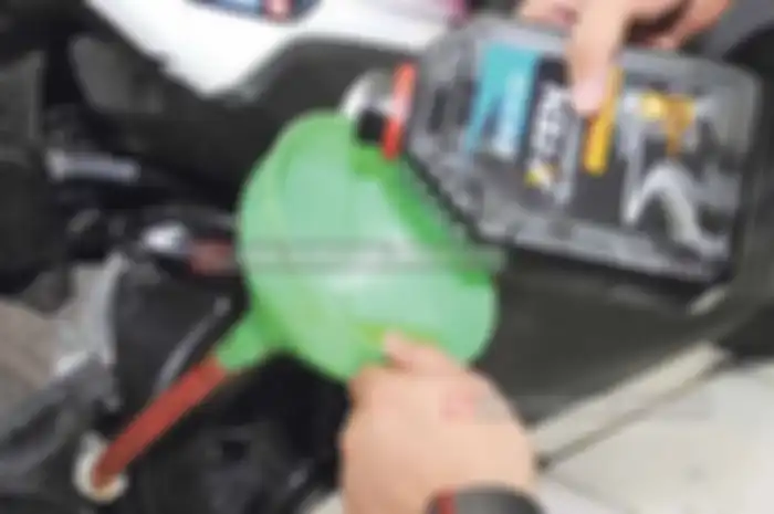Cek kondisi oli di motor bore up sangat penting. Sebab, di motor bore up panas mesin biasanya menjadi lebih tinggi dibandingkan kondisi standarnya. Kondisi panas mesin yang meningkat bisa membuat penguapan lebih cepat terjadi pada oli mesin.