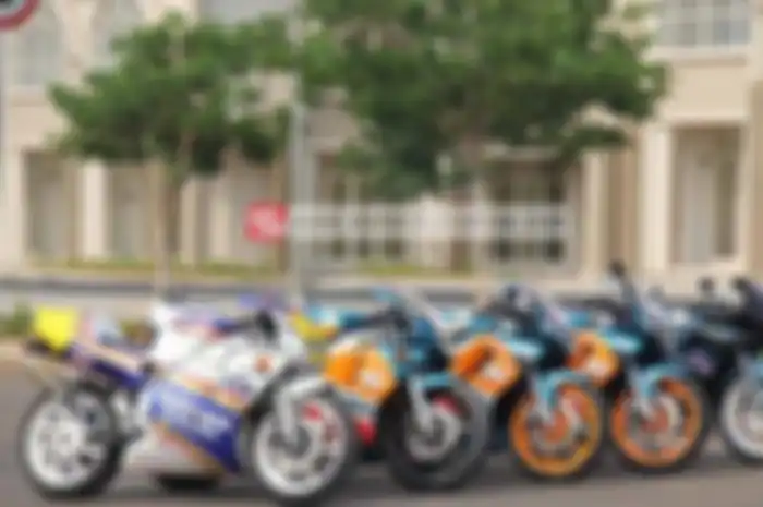 Catat…catat…catat 26 September alias hari Sabtu di gelaran Burtor 2015 yang dibikin MOTOR Plus akan banyak asap. Asapnya yang pasti bukan asap kebakaran hutan, tapi asap dari knalpot mesin 2-tak. Sabtu ini resmi Two Stroke Day MOTOR Plus siap asapi B