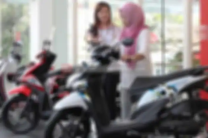 Di umur ke-46 tahun yang tepat jatuh hari ini (15/6), Astra Motor, jaringan penjualan dan servis Honda, bukan cuma kasih gratis siapapun yang servis di jaringan AHASS Astra Motor. Tapi, Astra Motor kasih potongan Rp 400 ribuan untuk siapapun yang bel