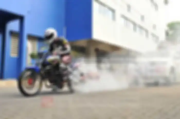 Woww.. ciyus tuh? Miapah? Mie oyeng, hehehe.. Hussh.. ini beneran loh bor! Upgrade Honda Tiger 2000 oprekan bengkel Londo Tech Garage (LTG) from Sleman, Yogyakarta ini, sanggup narik Toyota Hilux double cabin