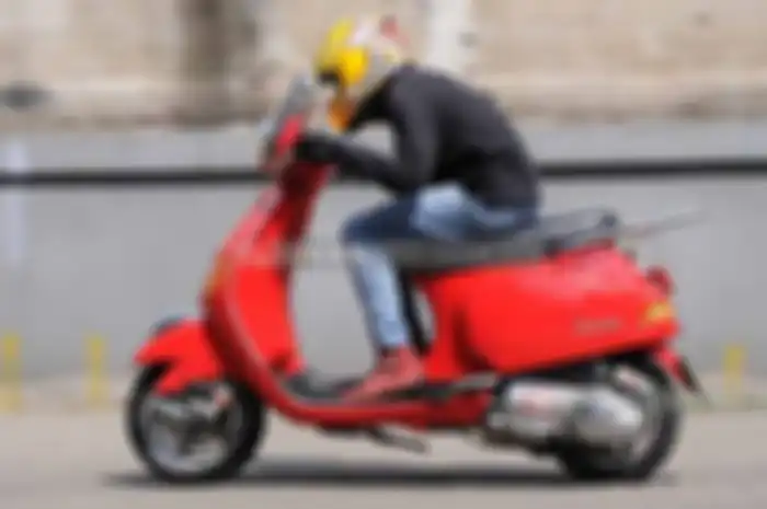 Vespa LX 125 ini sudah diupgrade performa oleh Agung Prayitno dari bengkel JGP. Bagian mesin dibore up menggunakan piston Honda Tiger. Upgrade performa CVT Vespa LX 125 bore up juga dilakukan Agung