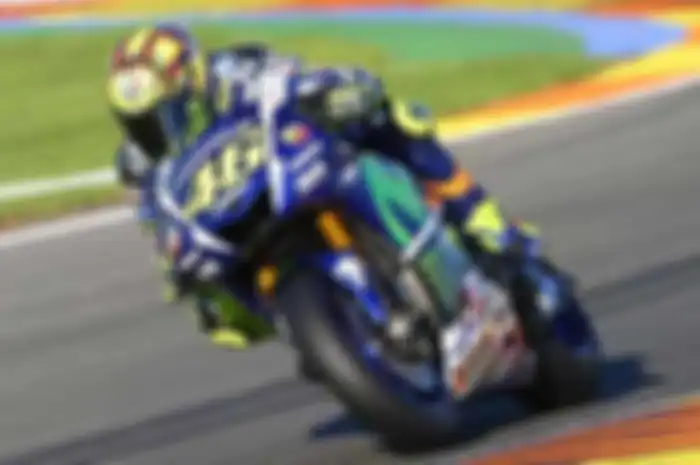 Valentino Rossi langsung komentar setelah tes pra musim MotoGP Valencia kemarin (10/11). Kata The Doctor ECU MotoGP 2016 bikin motor enggak bisa dinikmati. ECU MotoGP 2016 bikin motor enggak bisa dinikmati karena menurut Valentino motor jadi seperti