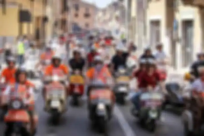 Enggak nyangka kalau Kroasia jadi tuan rumah Vespa World Days 2015. Kroasia jadi tuan rumah Vespa World Days 2015 minggu lalu (11/6-14/6) yang digelar di ibukota Krosia, Biograd. Kroasia jadi tuan rumah Vespa World Days 2015