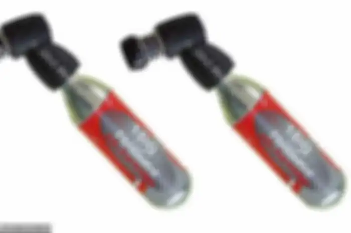 Alami kempes ban di jalan atau saat kala adventure? Bro & sist bisa lirik pompa mini Rav-X Inflator-X Mini CO2. Pompa ini diperuntukan untuk sepeda. Tapi, bisa juga kok untuk motor.