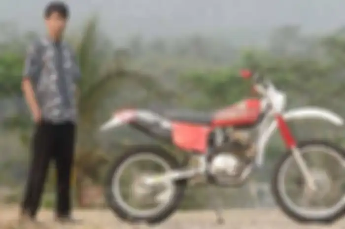 Mengusung bengkel spesialis trail, workshop Ricky Motor, Banjarnegara jadi acuan tempatnya modifikasi trail. Mau pesan ubahan trail dari basic mesin batangan lokal bisa, modif semplakan ala trail vintage juga diterima. Buat yang suka tampilan modern 