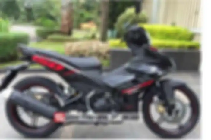 Belum dilaunching PT Yamaha Indonesia Motor Mfg (YIMM), Yamaha Jupiter MX King sudah beredar di jaringan resmi Yamaha. Malah, Fransico Mario Ganie, Direktur pabrikan knalpot R9, sudah beli 1 unit MX King. Harga Yamaha Jupiter MX King Rp 18.950.000 un
