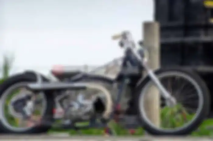 Modalnya sebongkah mesin plus nomor rangka dan surat-surat. Itu membuat Sandy Wei terbesit membangunnya dari nol. Meski project Yamaha L2G ini sempat tertahan dan bingung konsepnya, akhirnya jadilah seperti sekarang. “Banyak pilihan konsep, sempat bi
