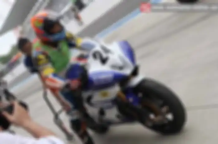 Tim Yamaha Racing Indonesia buat rekor baru di Suzuka 4 Hours Endurance Race. Pada sesi kualifikasi yang berlangsung hari ini (25/7), tim Yamaha Racing Indonesia B (YRIB) menjadi tim di luar Jepang pertama yang raih pol position di kejuaraan ini.