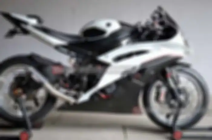Wow.. Yamaha YZF-R6 ini dimodifikasi dan menghabiskan uang Rp 230 juta hanya dengan part bolt on? Sadies.. “Ini modifikasi khilaf!