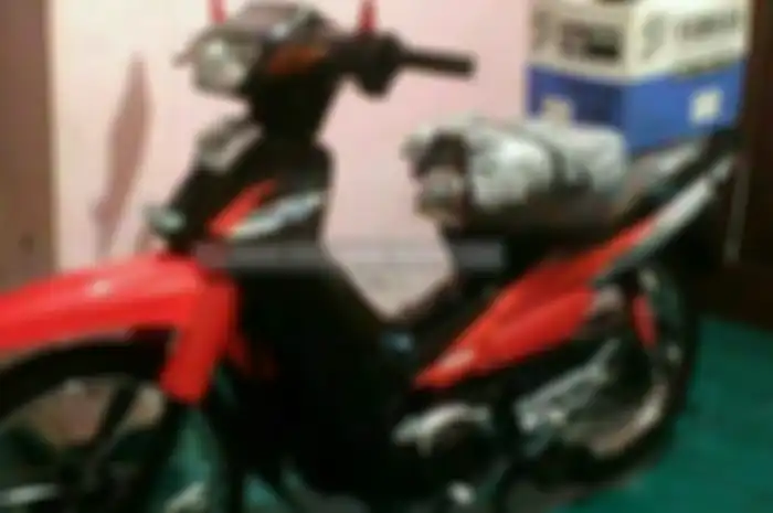 Ini bukan motor yang baru launching atau Yamaha rilis Force One lagi kok, tapi ini Yamaha Force 1 baru stok lama
