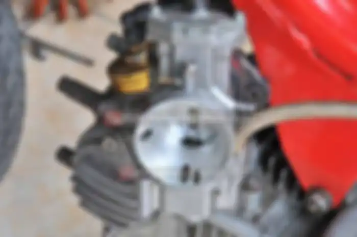 Yamaha Jupiter-Z Liaran yang dikasih nama keramat ini pakai klep mobil. Klep in/ex dari Toyota Camry yang punya