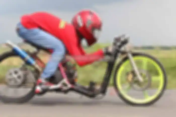 lumayan prestasinya. Bermain dalam ajang balap trek 201 meter, Yamaha Mio digas Rully PM dan Bayu Ucil berhasil