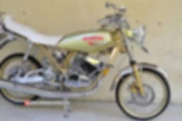 Edi Sunandar, pemilik Yamaha RX King yang mau ubah penampilan RX King jadi street racing. Modifikasi Yamaha RX-King ala street racing pastinya lebih dirasa pas