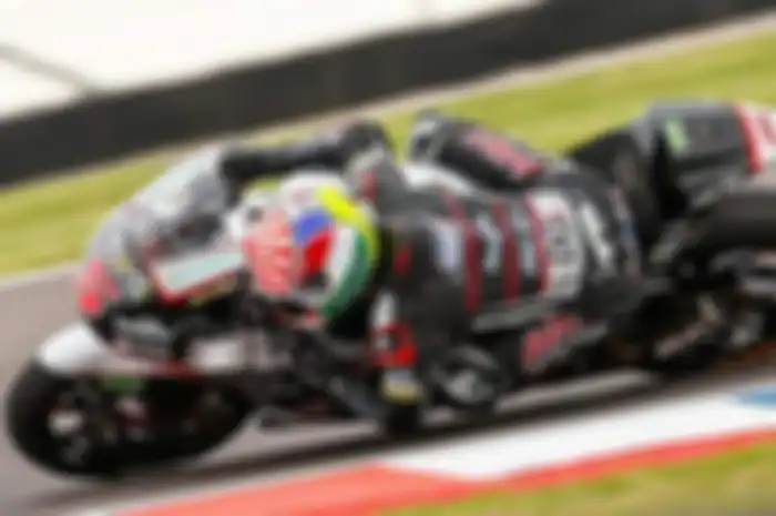 Rider juara bertahan kelas Moto2, Johann Zarco berhasil meraih kemenangan perdananya musim ini di seri kedua Moto2 2016 yang digelar di Argentina, Minggu (4/4).