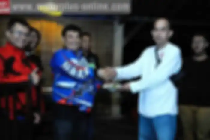 Minggu (6/3) dini hari komunitas Yamaha NMAX meriahkah ultah (ulang tahun) MOTOR Plus yang digelar di Cikole, Bandung, Jawa Barat