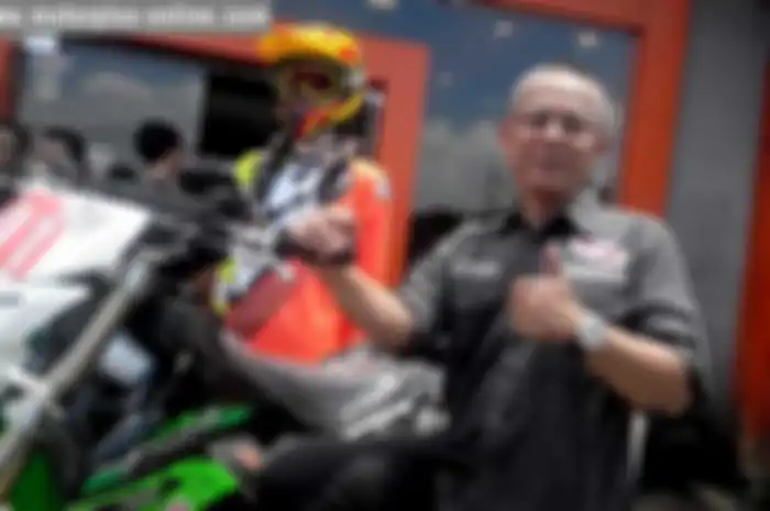 Teddy Wibowo selaku Dirtbike Coordinator di event IOX (Indonesia Off-road eXpedition) menyebut banyak pembalap nangis saat ikut ekspedisi ekstrim. Menurutnya, perilaku seperti itu biasanya muncul kepada pembalap yang belum punya mental kuat