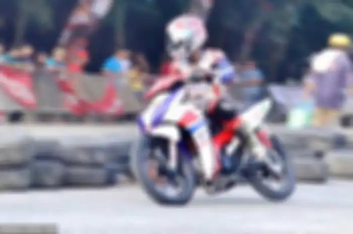 Dari pengalaman di awal-awal musim yang sempat mengalami kendala pada mesin, sang tunner coba perbaiki settingannya.