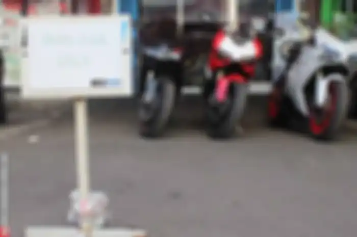 Mmmhh.., kabar baik buat para die harder yang ingin ‘naik kelas’. Kesemsem dengan motor-motor berpower gede? Hang out di kafe pakai motor gambot? Varian-varian eksotis dan sensasi turing jauh pakai motor gede? Sobat bisa alternatif mencari celah berb
