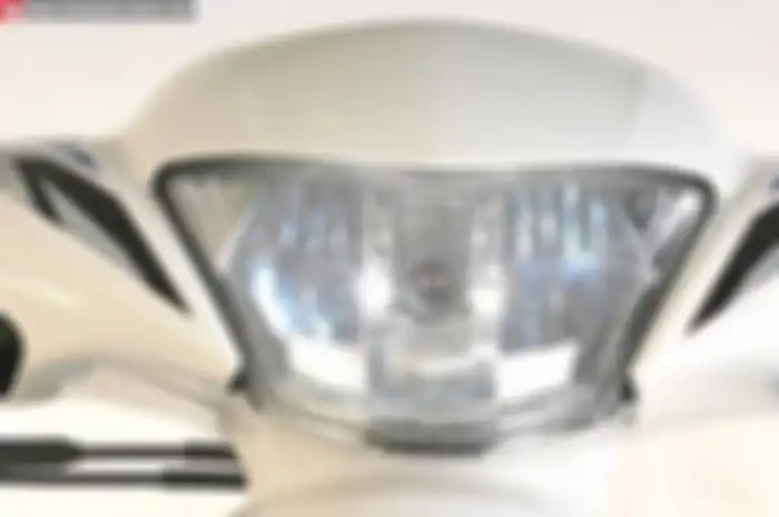 Meski varian Yamaha Mio tergolong paling banyak, namun penggantian mika lampu depan untuk skubek Yamaha ini berbeda. Berikut patokan harganya.