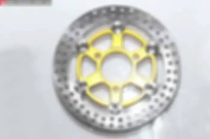 Sobat usah bingung ketika memilih cakram aftermarket. Memang sih, di pasaran banyak tawaran model cakram. Tetapi, sejatinya disc brake itu memiliki dua kategori, cakram floating dan cakram non floating. Tapi, cakram floating lebih pakem.