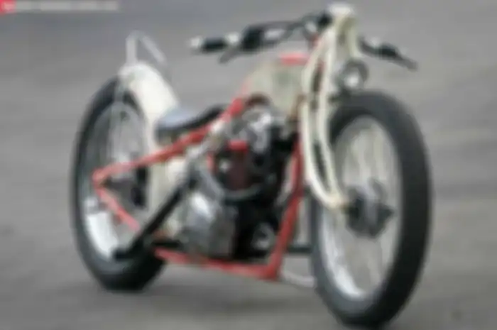 Banyak cara dalam mendapatkan modifikasi motor kesayangan. Salah satunya dengan berimajinasi dan bermimpi. Gilar G. Maulana, lajang asal kota Kembang, Bandung ini yang mewujudkan modifikasinya melalu imajinasi. Berawal dari berimajinasi, lalu coba me
