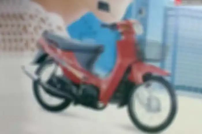 Membahas motor-motor yang berjaya di era 90-an, Suzuki juga punya andalan. Pada tahun 1990, Suzuki meluncurkan Suzuki Crystal di Indonesia. Motor ini mendapat tanggapan positif dari para penunggang sepeda motor di Tanah Air. Desainnya yang benar-bena