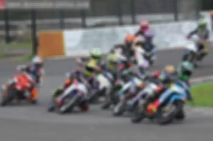 Yamaha Cup Race (YCR) 2015 digelar di Sentul International Circuit, Bogor, Jawa Barat (12-13/11). Yamaha Cup Race 2015 Final Sentul bisa dibilang perang bintang Yamaha. Itu karena hampir dari seluruh pembalap Yamaha di Indonesia bertarung di sirkuit 