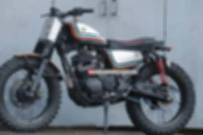 Scrambler merupakan motor dual purpose yang tenar di tahun 1920-an. Custom culture aliran scrambler digunakan untuk melintasi lembah dan gunung
