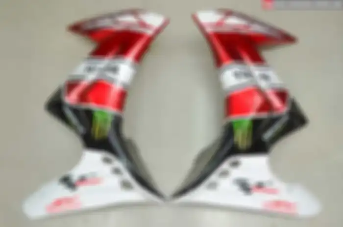 Tongkrongan Kawasaki Z250 memang ciamik! Terlihat kekar dengan fairing minimalis yang nempel di areal depan. Rupanya, model half fairing bawaan Z250 ini banyak dilirik oleh pembesut Yamaha V-ixion Lightning. Lantaran, basisnya sama-sama memiliki genr