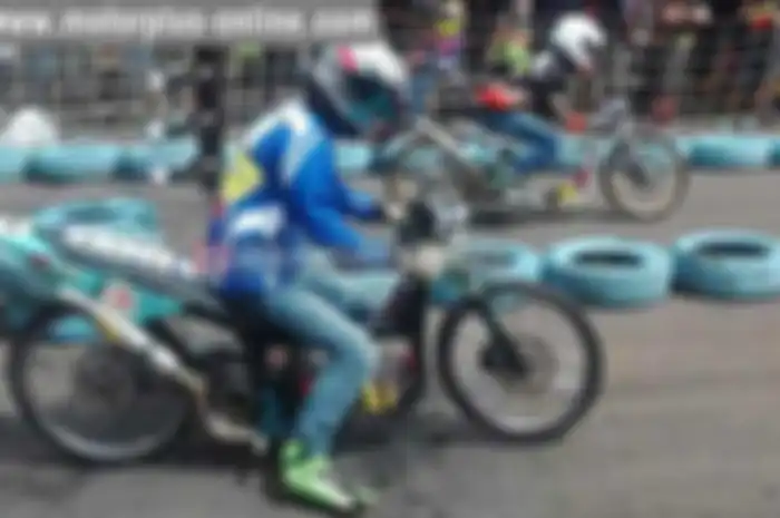 Seri perdana Kejurda Dragbike Jabar KYT Mimaki Sumber Production 201 Meter sukses menggelinding di tengah markas militer Brigif, Cimahi, Jawa Barat, Sabtu-Minggu (18-19/6).