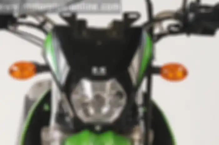 Sobat pengguna Kawasaki D-Tracker wajib waspada. Sebab, Kawasaki lampu D-Tracker redup saat hujan. Ini bukan masalah pada sistem kelistrikan ataupun headlamp. Tapi, masalah ini muncul karena desain supermoto yang diusung