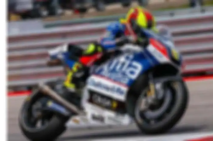 Pembalap tim Avintia Racing, Hector Barbera diusir dari race MotoGP seri X yang berlangsung di sirkuit Red Bull Ring, Austria, Minggu (14/8). Barbera diusir dari race setelah diberikan Black Flag oleh Race Directo