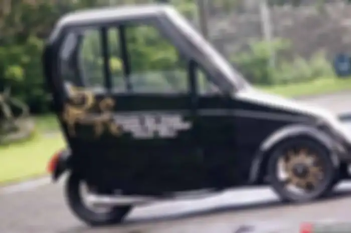 Ini garapan anak bangsa yang cocok untuk memperingati HUT Kemerdekaan Indonesia yang ke-70. Honda Karisma jadi mobil karya mahasiswa Fakultas Teknik Mesin Universitas Islam Indonesia (UII) Yogyakarta. Kali ini enam orang