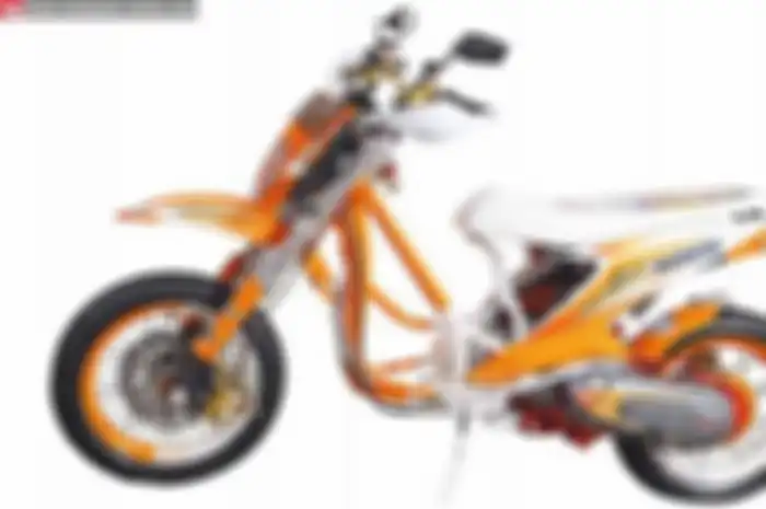 Mungkin supermotic seperti ini yang bakalan dinaikin Marq Marquez, juara dunia MotoGP tim Honda. Setidaknya angan-angan Syaiful saat menggarap Honda Scoopy 2011 ini enggak sia-sia. Nih Scoopy raih National Champion Honda Modif Contest 2014 untuk kate